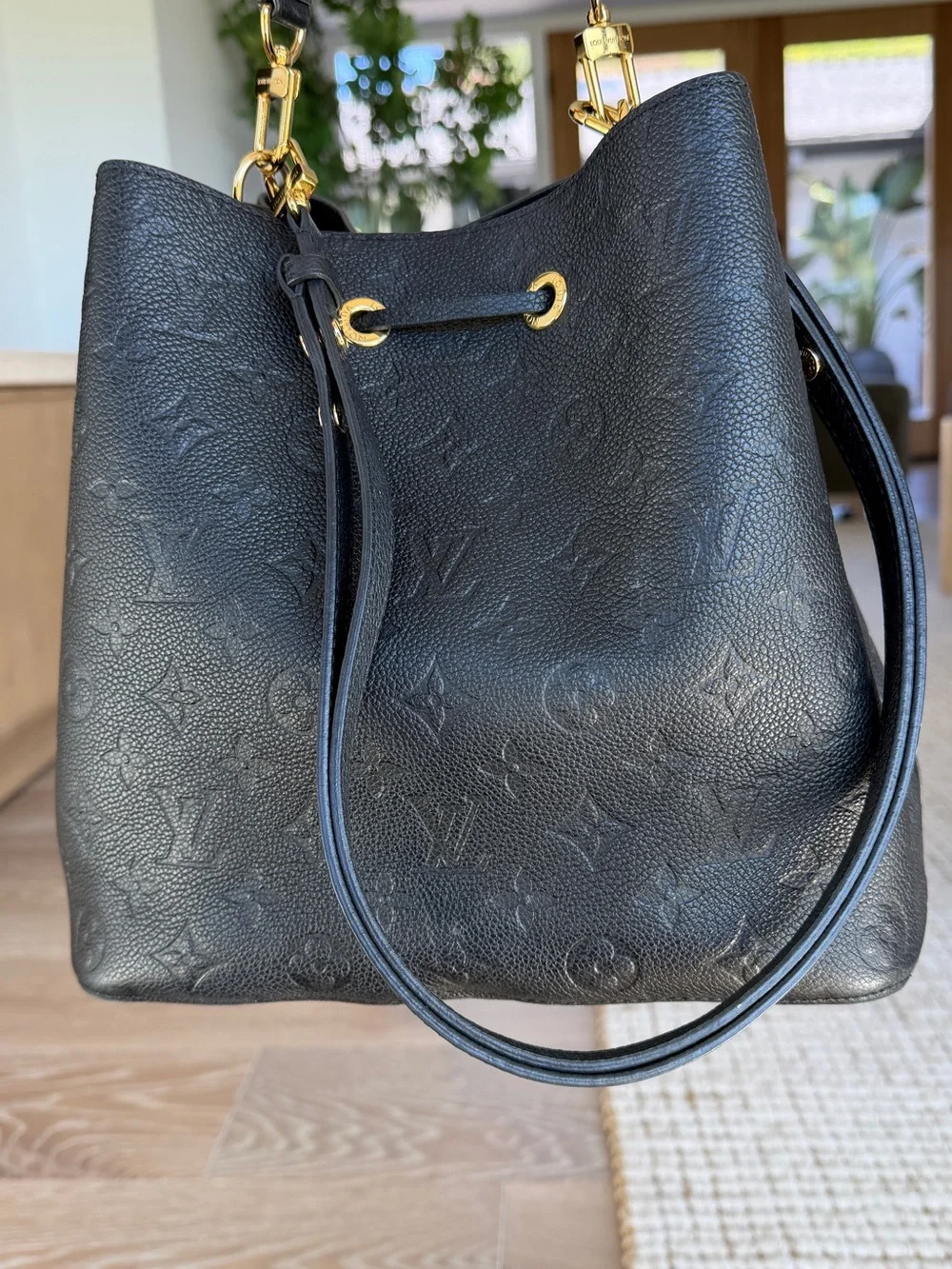 Louis Vuitton Black Monogram Empreinte leather NéoNoé MM Bucket Bag